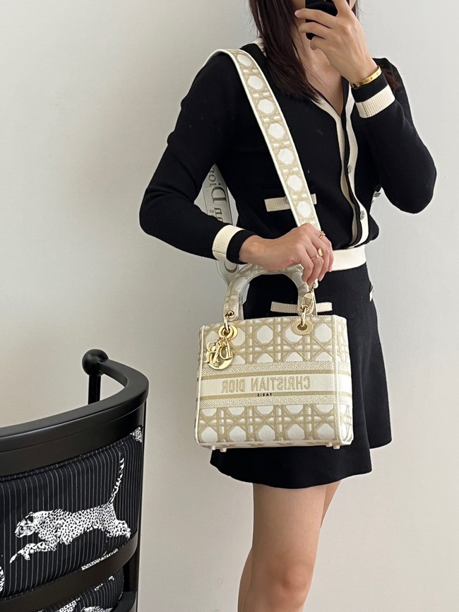 Medium Lady D-Lite Bag White and Gold-Tone Macrocannage Embroidery M0565O