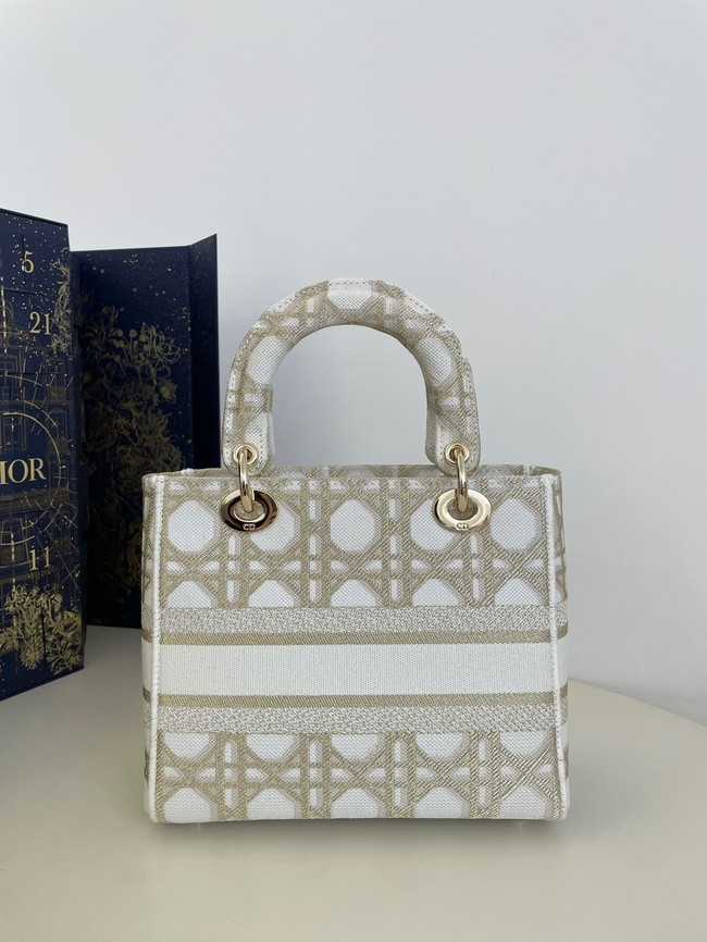 Medium Lady D-Lite Bag White and Gold-Tone Macrocannage Embroidery M0565O