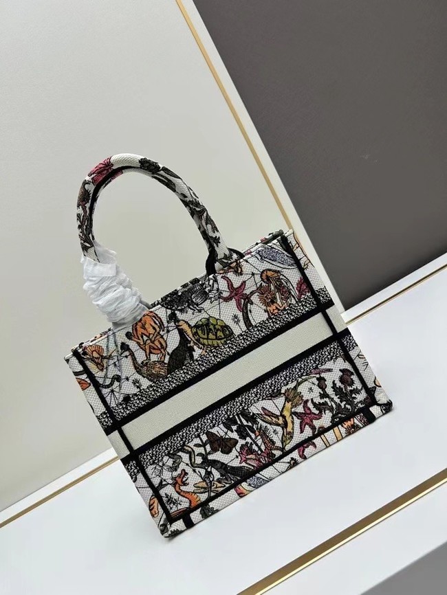 SMALL DIOR BOOK TOTE Embroidery M1296ZRf