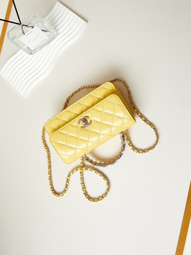 CHANEL CLUTCH WITH CHAIN Shiny Crumpled Lambskin AP3803 yellow