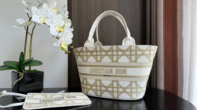 Dior HAT BASKET BAG White and Gold-Tone Macrocannage Embroidery M1328CES