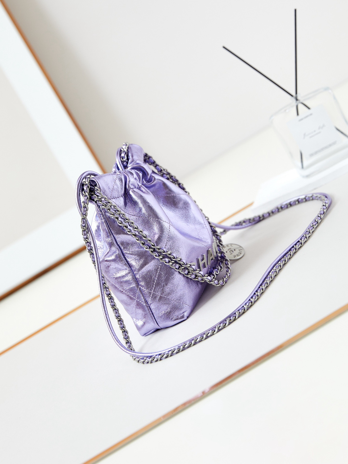 CHANEL 22 MINI HANDBAG AS3980 Pearlescent Purple