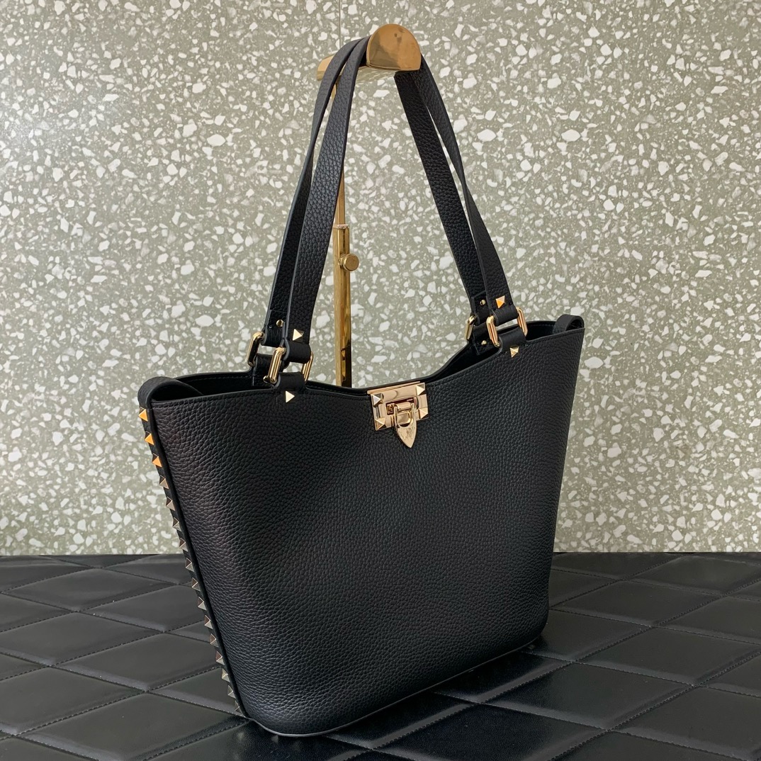 VALENTINO GARAVANI Loco Calf leather bag 0055 black