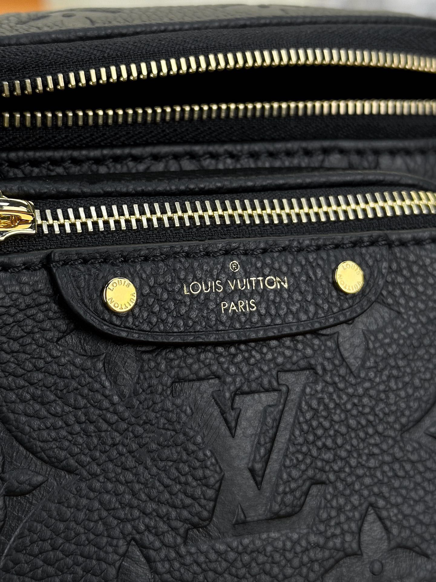 Louis Vuitton Mini Bumbag Original Leather Bag M46917 Black