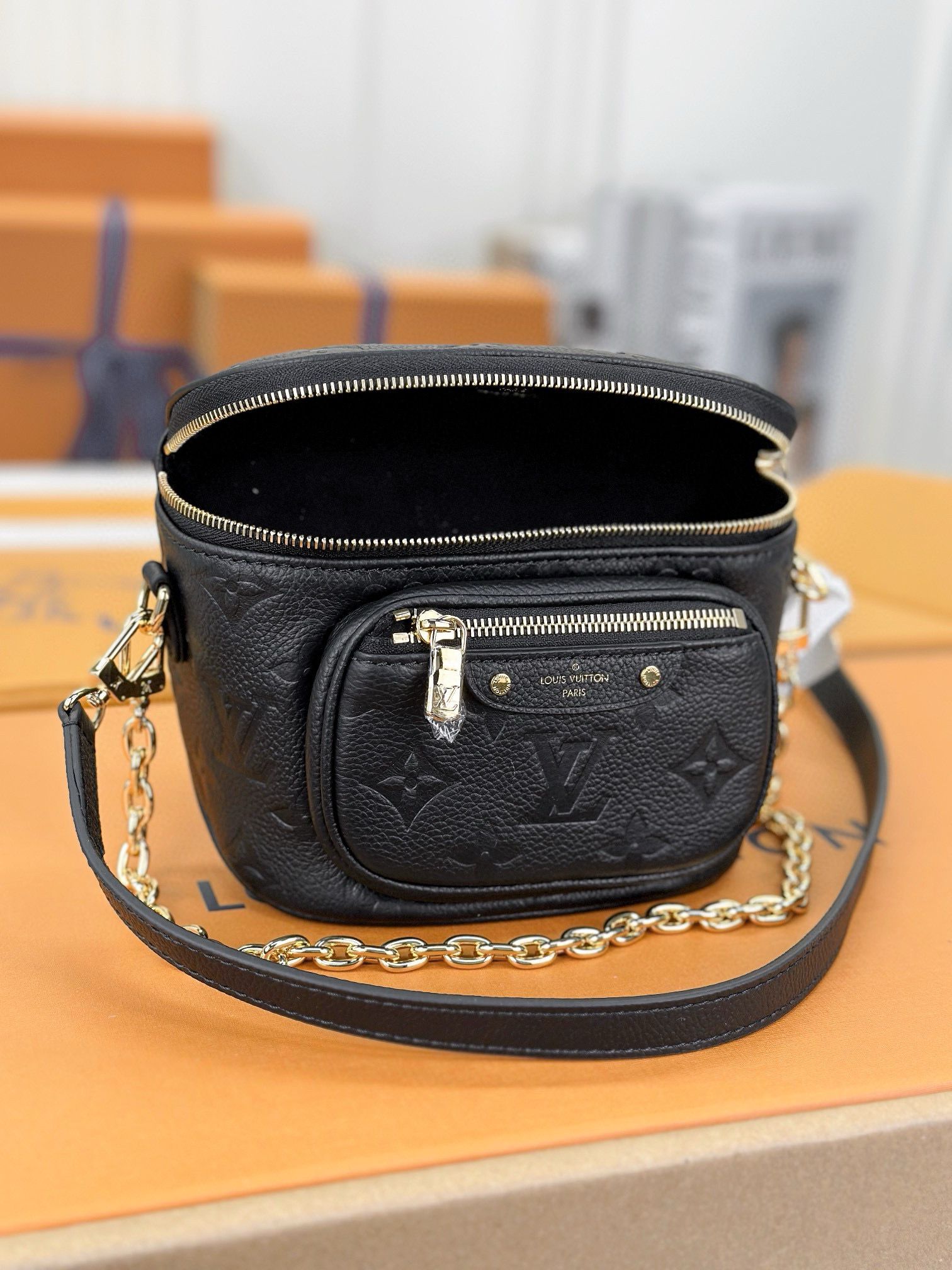 Louis Vuitton Mini Bumbag Original Leather Bag M46917 Black