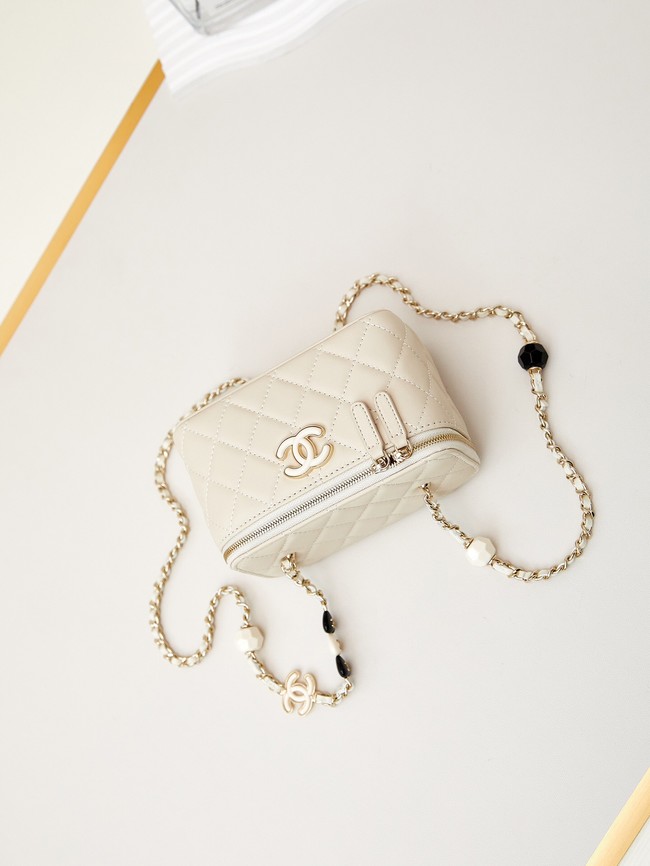 CHANEL MINI CLUTCH WITH CHAIN AP3231 Beige