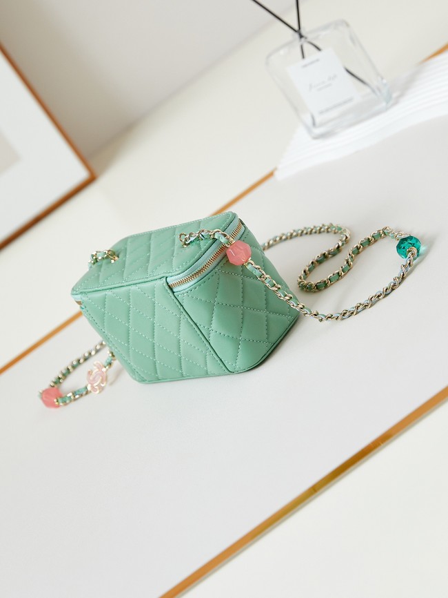 CHANEL MINI CLUTCH WITH CHAIN AP3231 green