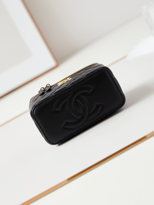 CHANEL MINI CLUTCH WITH CHAIN AP3820 black