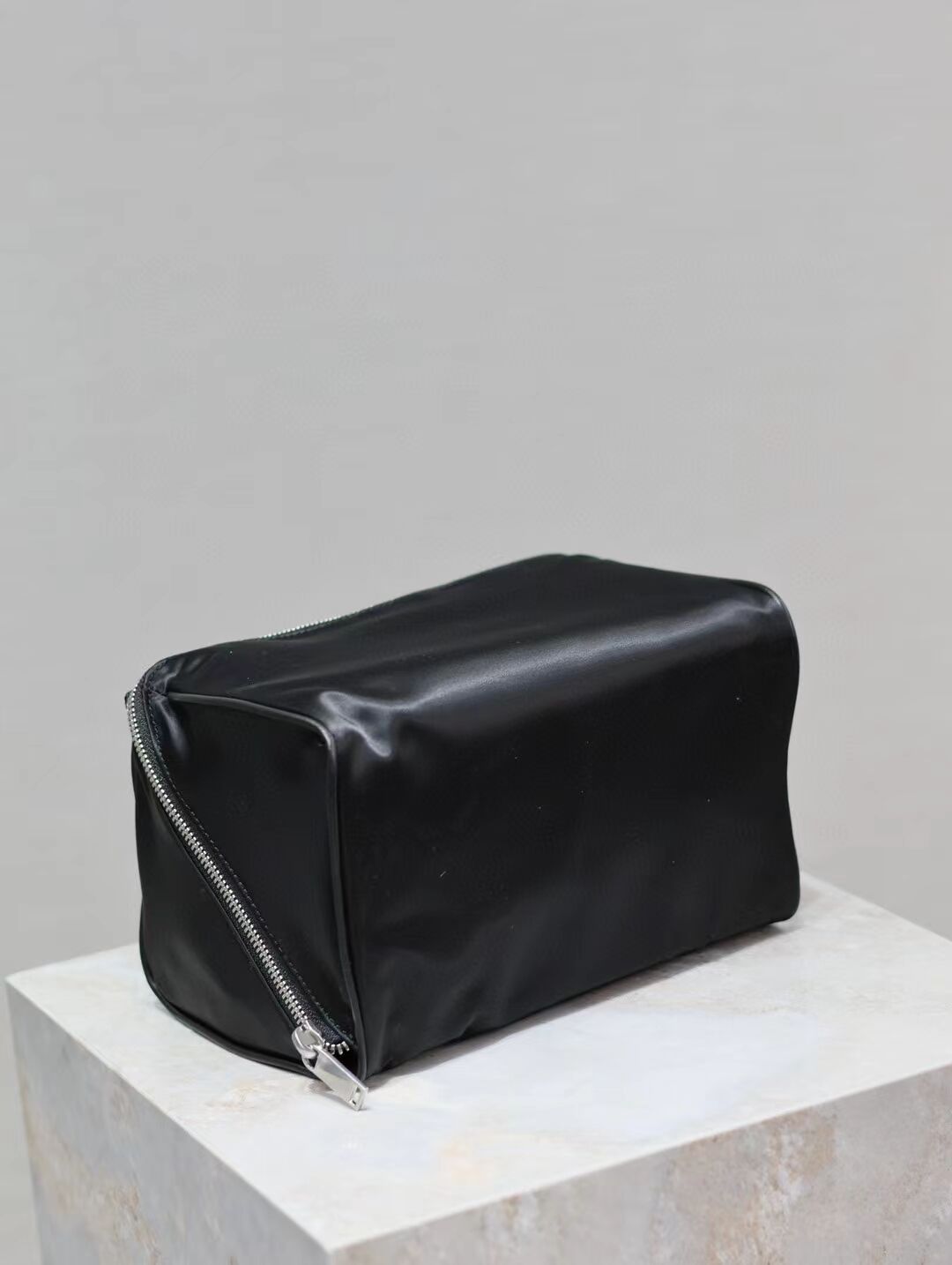 SAINT LAURENT GABY VANITY BAG IN LAMBSKIN Y875317-1 black