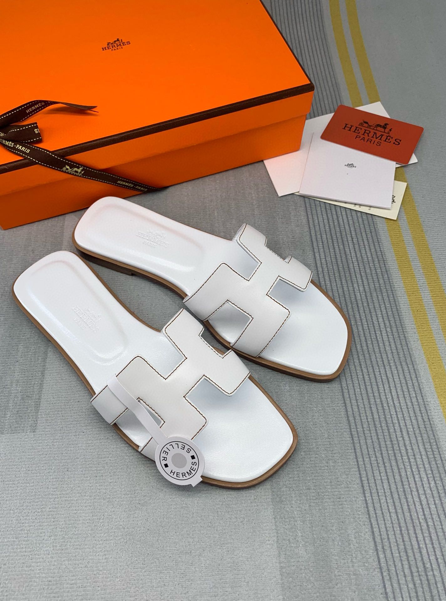 Hermes Shoes HMS56268 White