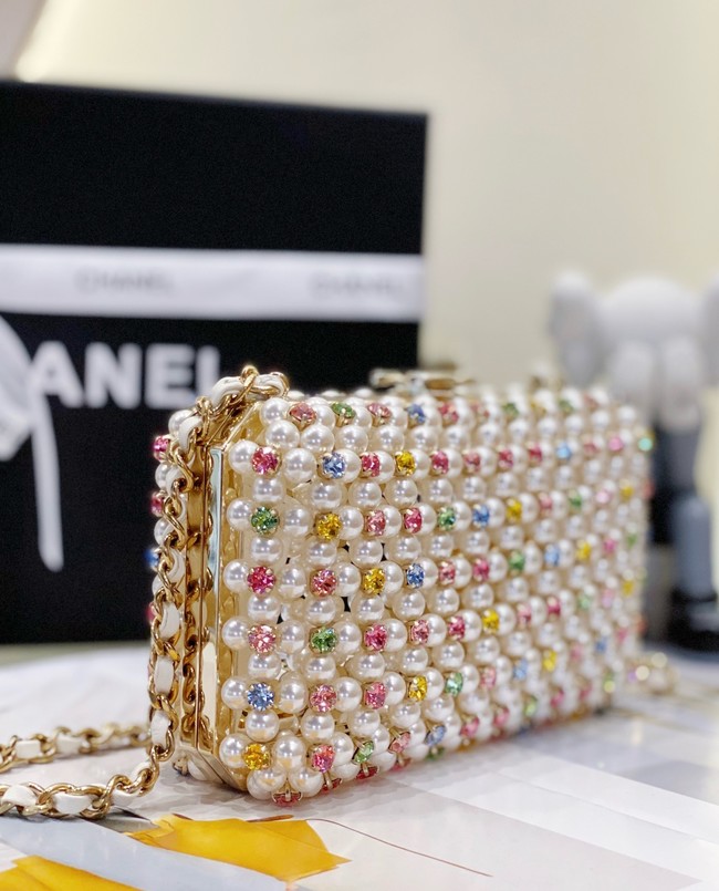 Chanel 24A CLUTCH WITH CHAIN AS3771 white