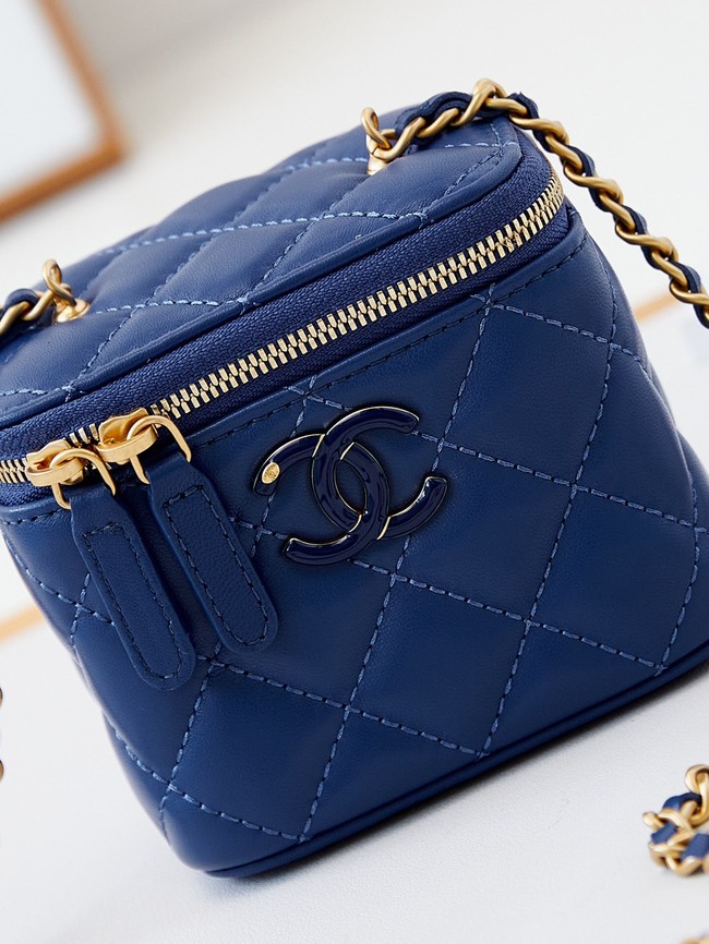 CHANEL CLUTCH WITH CHAIN AP3941 dark blue