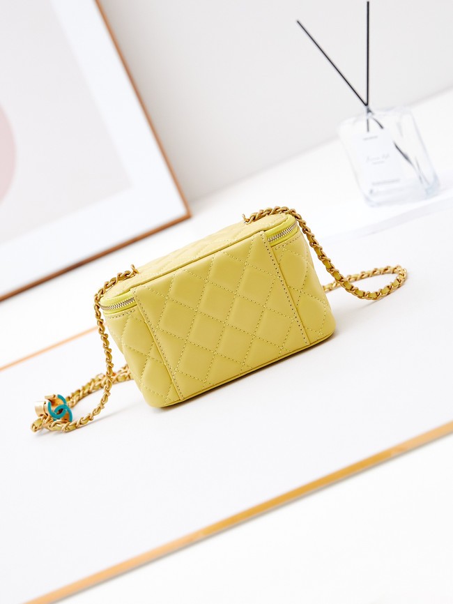 CHANEL MINI CLUTCH  AP3940 yellow