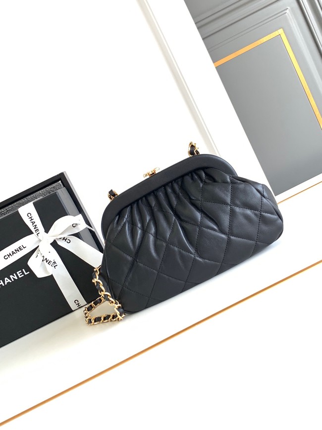 Chanel 24A CLUTCH WITH CHAIN AP1940 black