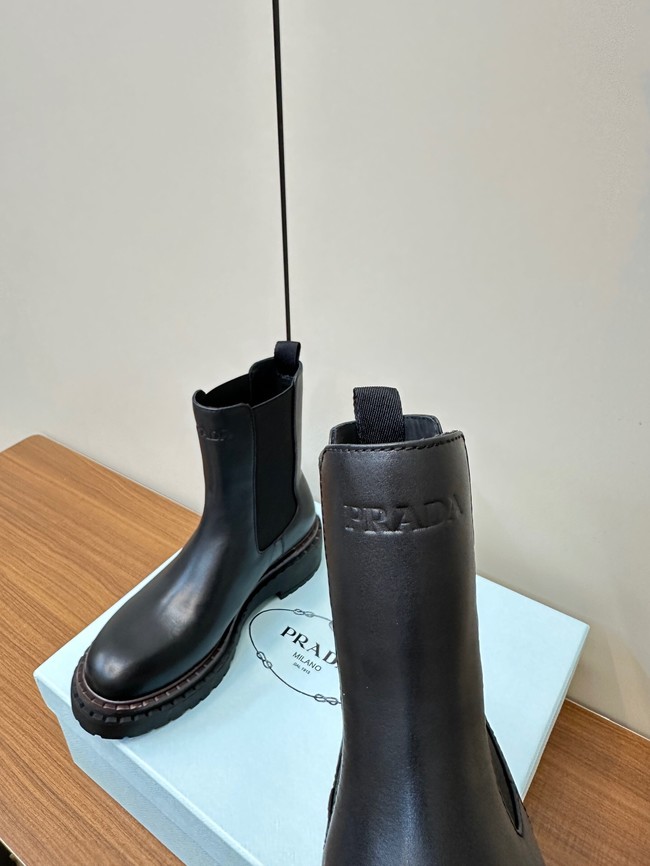 Prada Leather Chelsea boots 11287-1