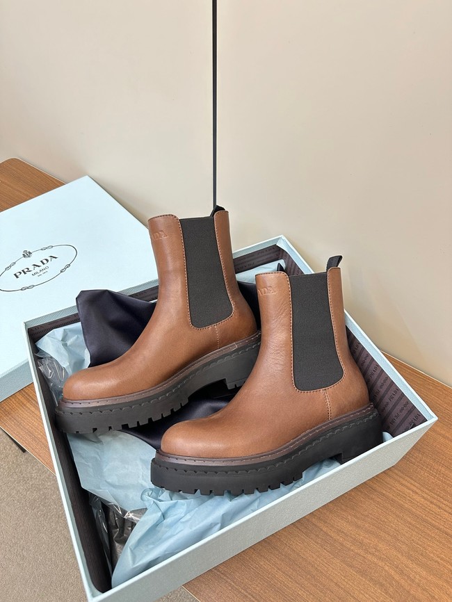 Prada Leather Chelsea boots 11287-3