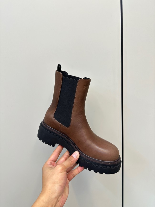 Prada Leather Chelsea boots 11287-3