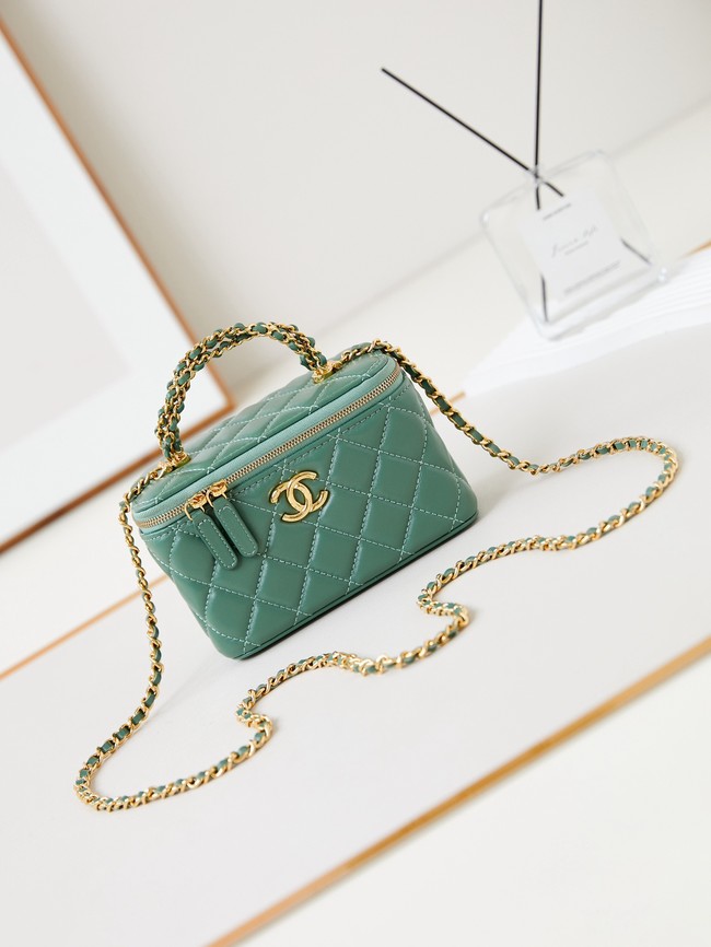 CHANEL 24A CLUTCH WITH CHAIN AP4168 green