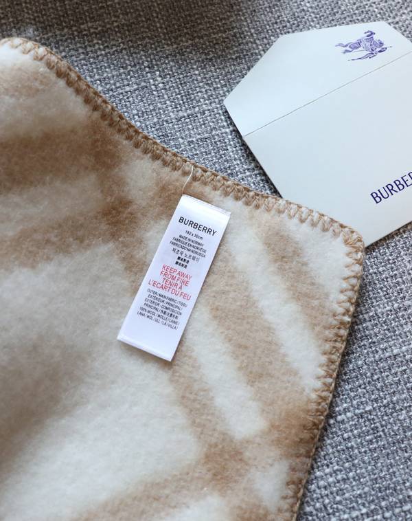 Burberry Scarf BBC00177