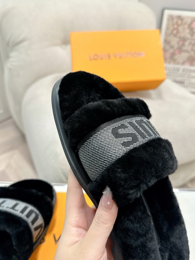 Louis Vuitton Slippers 55260-1