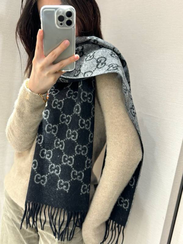 Gucci Scarf GUC00346