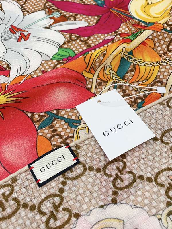 Gucci Scarf GUC00379