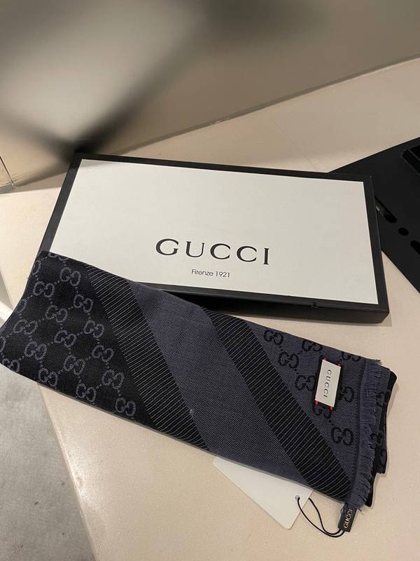 Gucci Scarf GUC00386