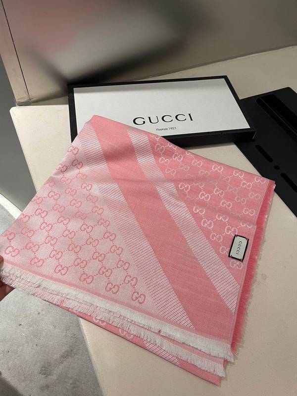 Gucci Scarf GUC00389