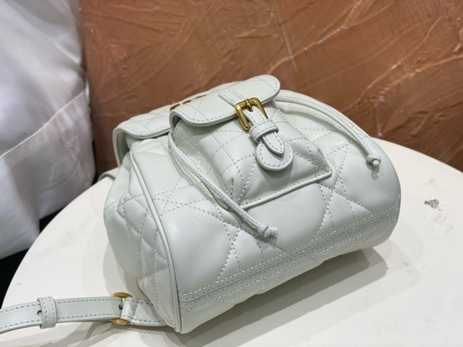 DIOR Medium Dior Caro Backpack M6302UN white