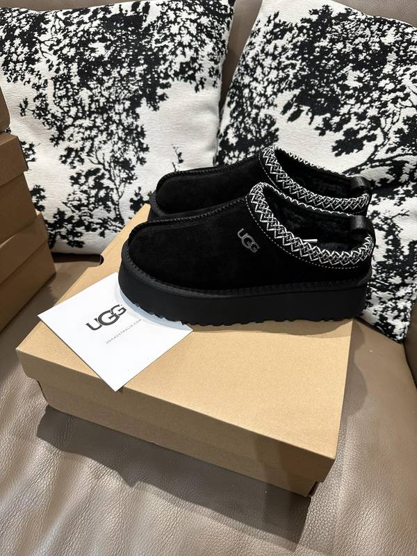 UGG Couple Shoes UGS00196