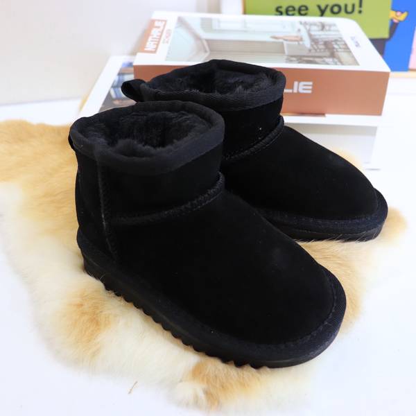 UGG Children