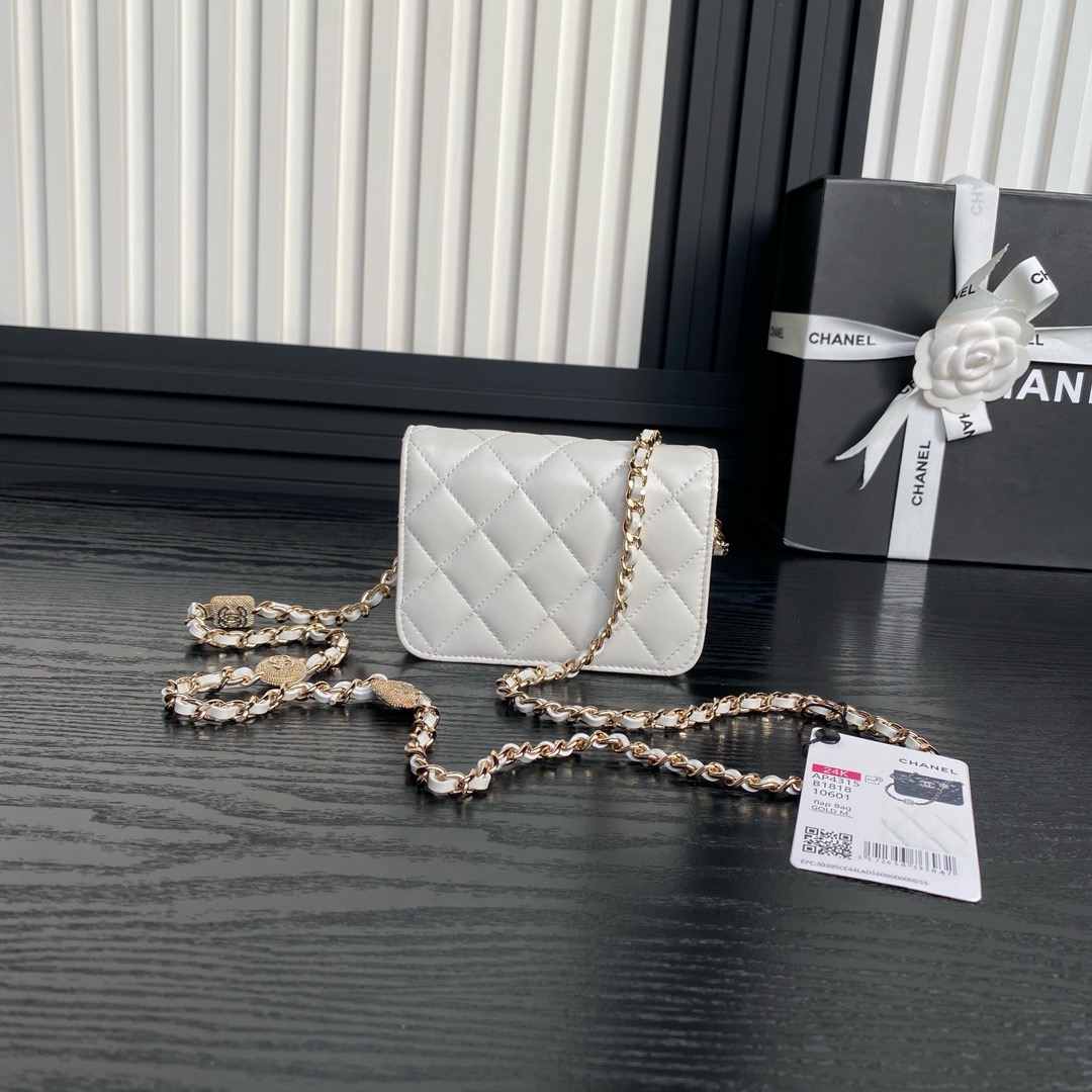 Chanel CLUTCH WITH CHAIN AP4315 white