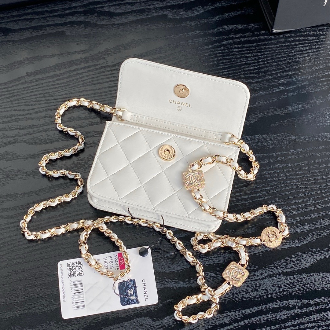 Chanel CLUTCH WITH CHAIN AP4315 white