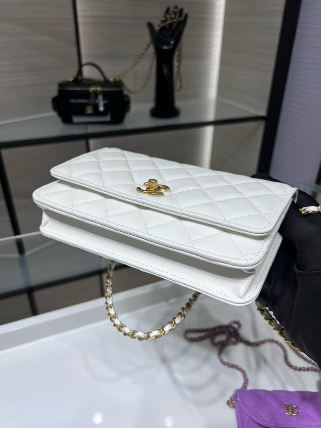 Chanel CLASSIC WALLET ON CHAIN AP1450 white