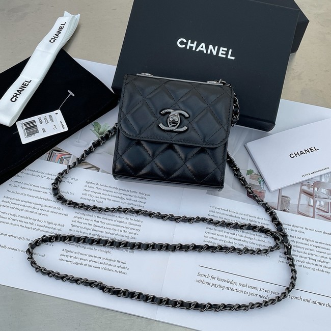 Chanel CLUTCH WITH CHAIN A81633 black