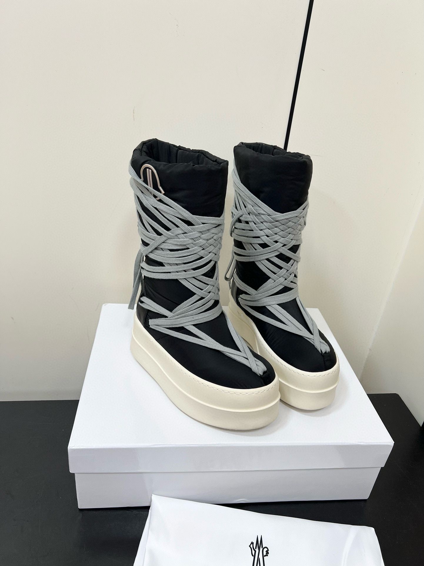 Moncler Mens Boots Shoes M1780 Black&grey