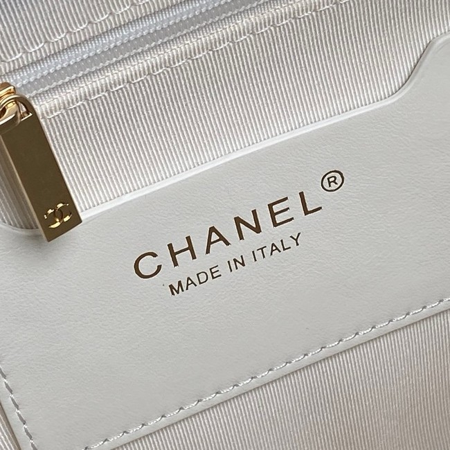 CHANEL CLUTCH WITH CHAIN AS4933 white