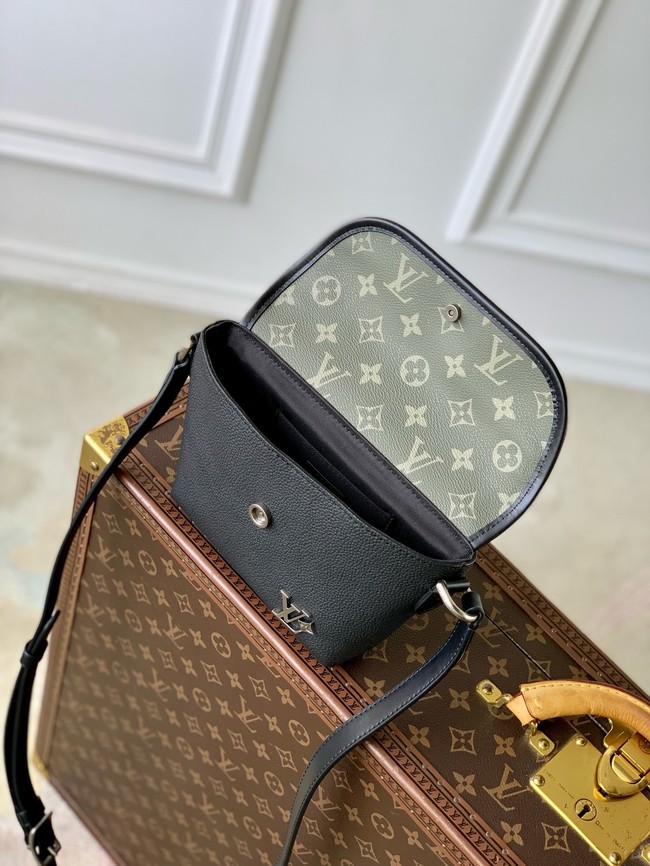 Louis Vuitton Pulse Wearable Wallet M12618