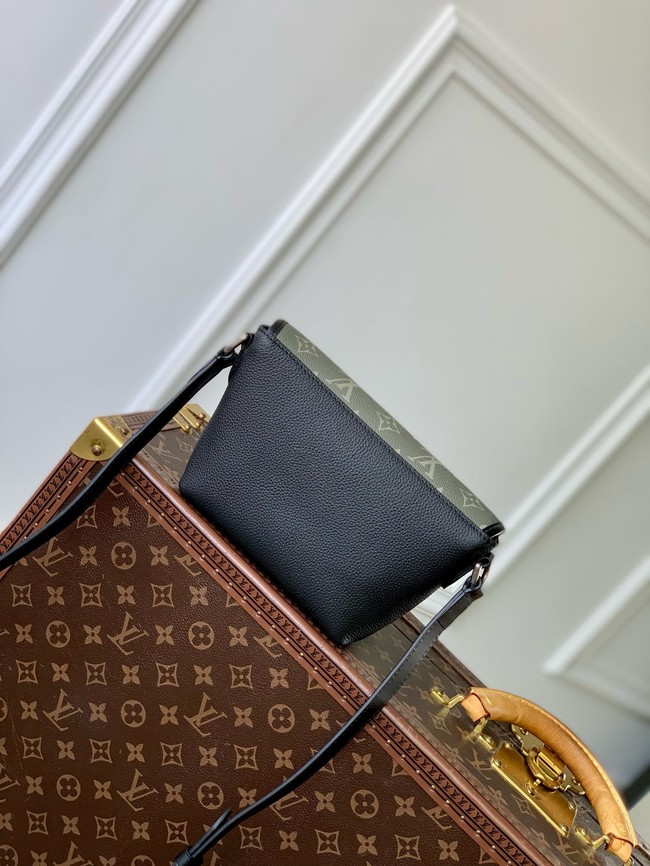 Louis Vuitton Pulse Wearable Wallet M12618