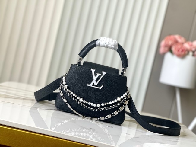 Louis Vuitton Ostrich Capucines BB M11908 black&Silver-toned