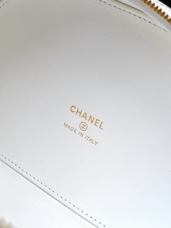 CHANEL LONG VANITY WITH CHAIN AP425C WHITE