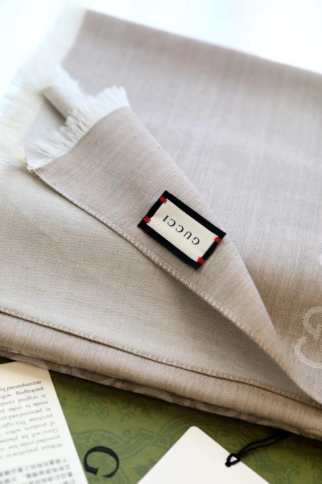 Gucci rinted GG cotton wool lame shawl 845243-3