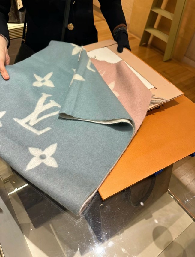 Louis Vuitton Reykjavik Scarf M90897-2