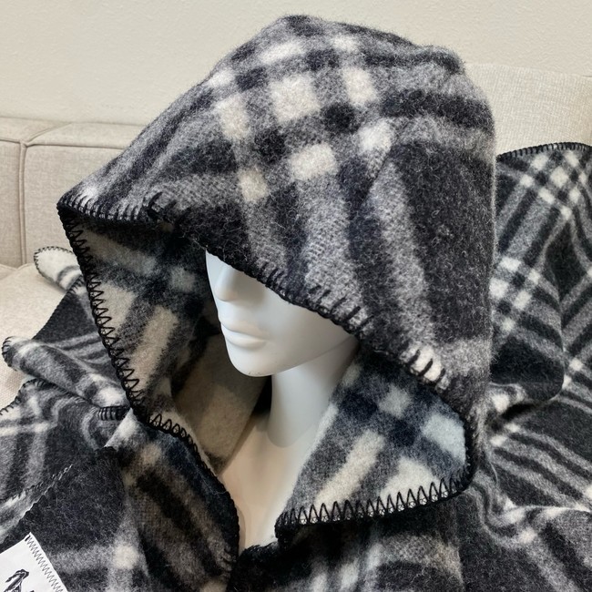Burberry Cashmere cape 06399