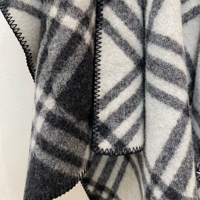 Burberry Cashmere cape 06399