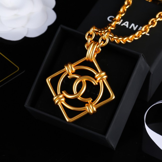 Chanel necklace CE81584
