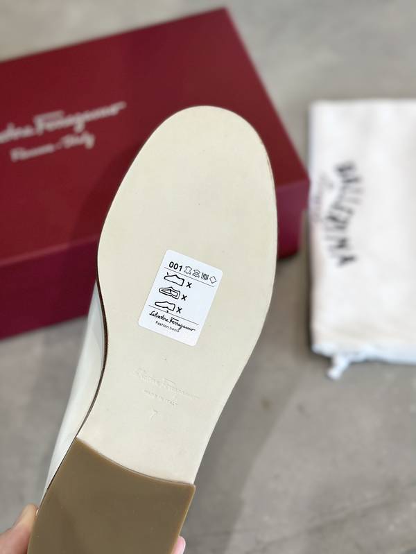 Ferragamo Shoes FMS00094