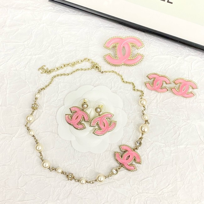Chanel necklace CE81600
