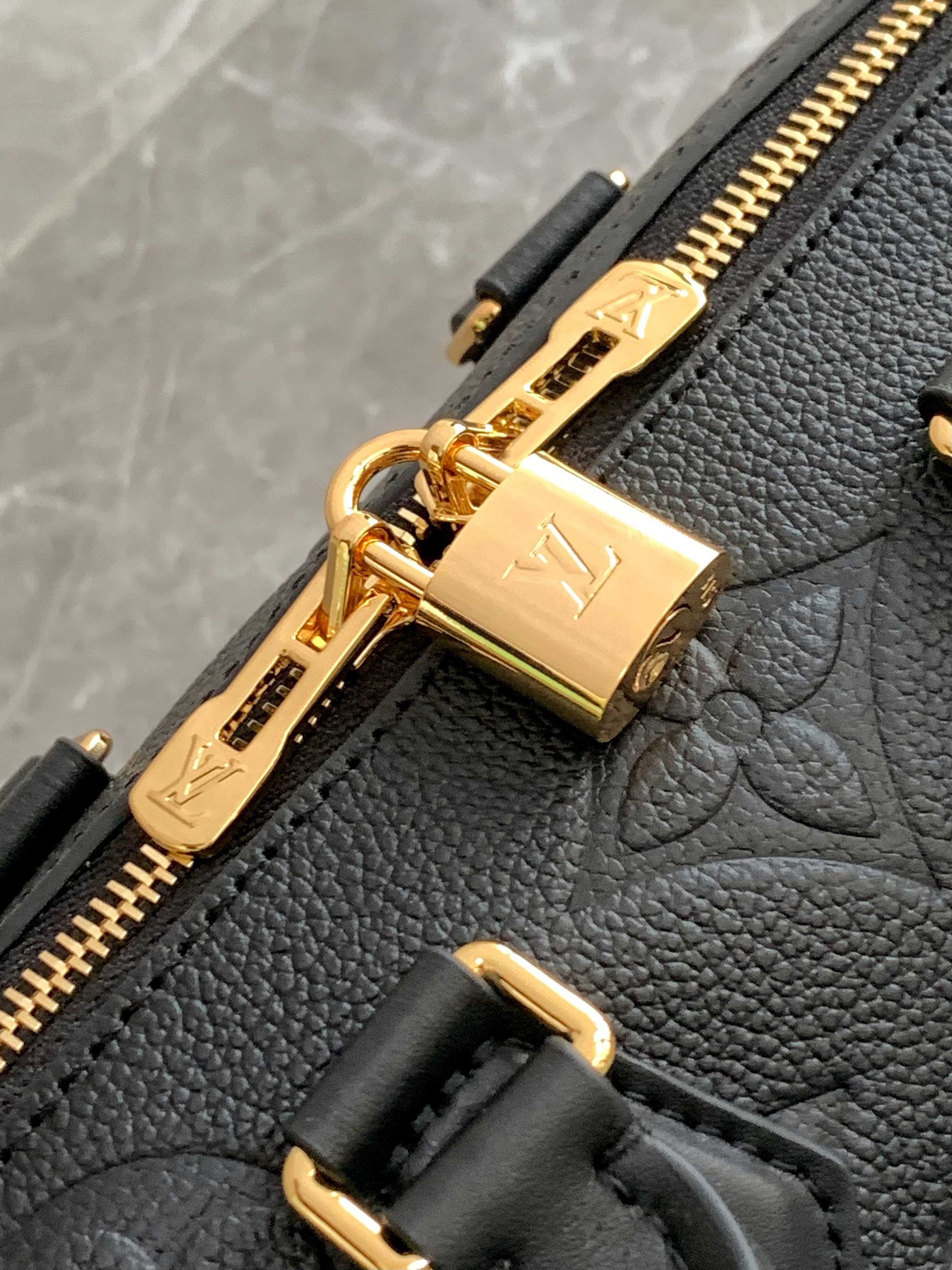 Louis Vuitton Speedy Bandouliere 25 M14043 Black