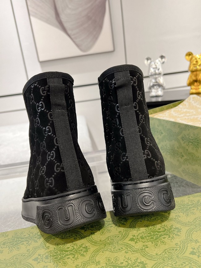 Gucci Womens boot with merino wool lining 857912-5